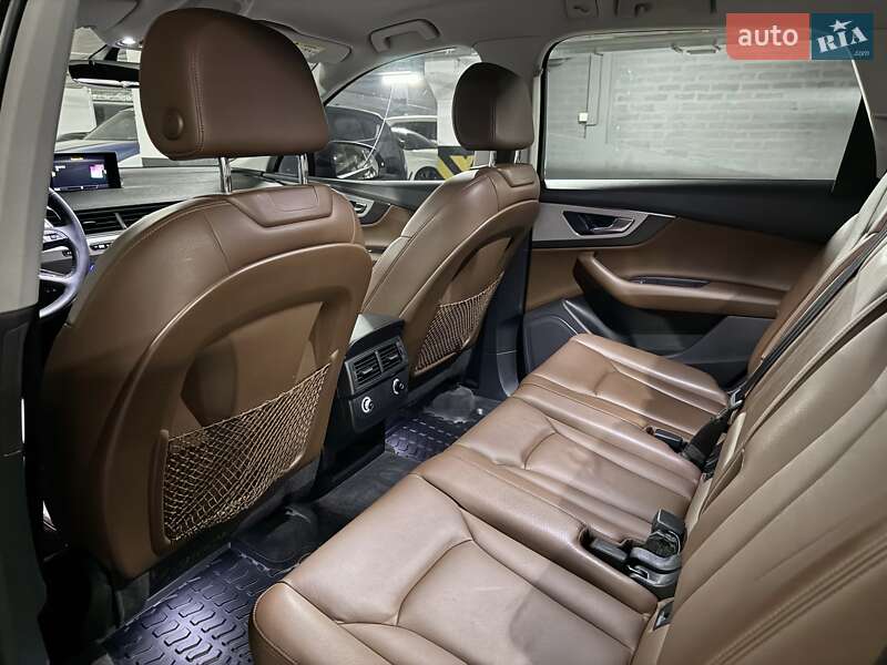 Внедорожник / Кроссовер Audi Q7 2016 в Днепре