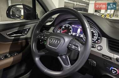 Внедорожник / Кроссовер Audi Q7 2016 в 