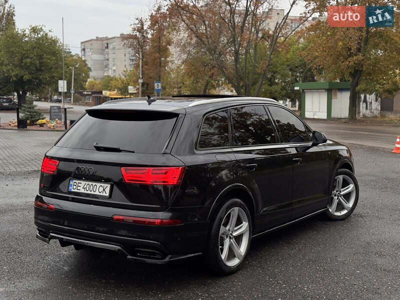 Позашляховик / Кросовер Audi Q7 2018 в Києві