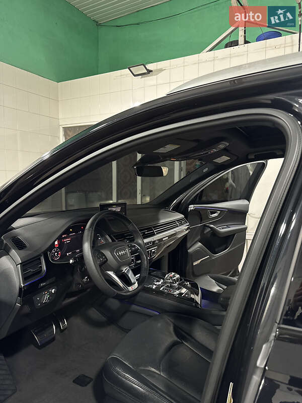 Позашляховик / Кросовер Audi Q7 2018 в Києві