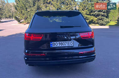 Позашляховик / Кросовер Audi Q7 2017 в 