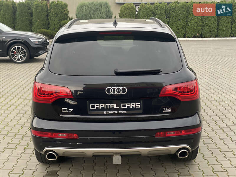 Позашляховик / Кросовер Audi Q7 2015 в Луцьку