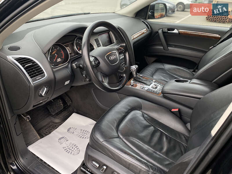 Позашляховик / Кросовер Audi Q7 2015 в Луцьку