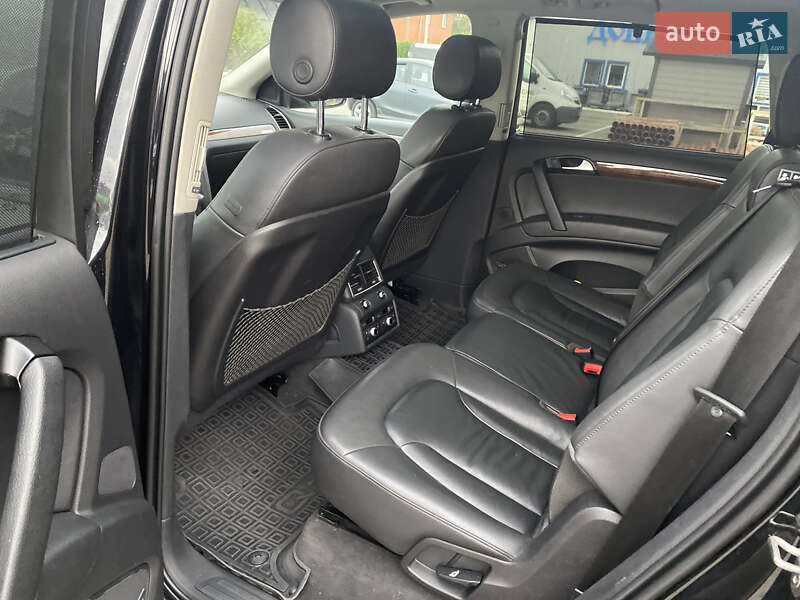 Позашляховик / Кросовер Audi Q7 2015 в Луцьку