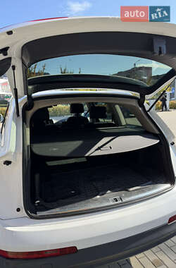 Позашляховик / Кросовер Audi Q7 2011 в 