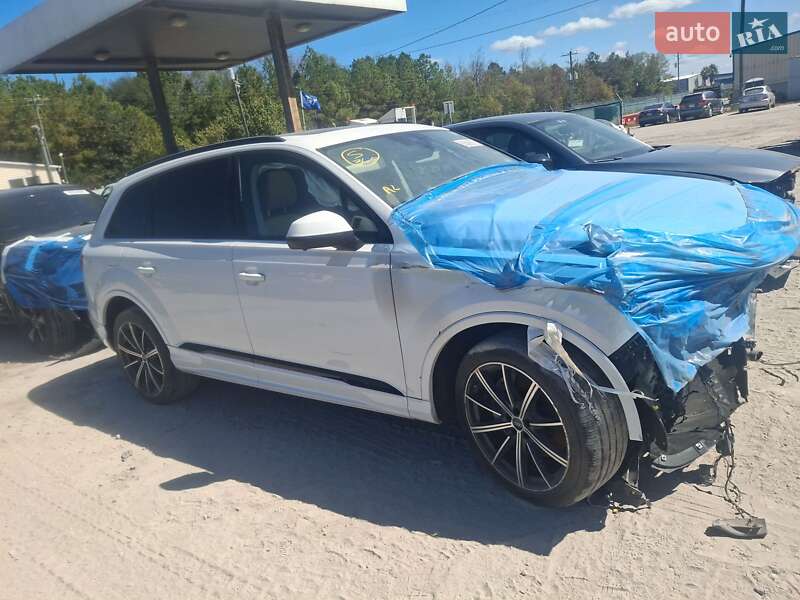 Позашляховик / Кросовер Audi Q7 2021 в Львові