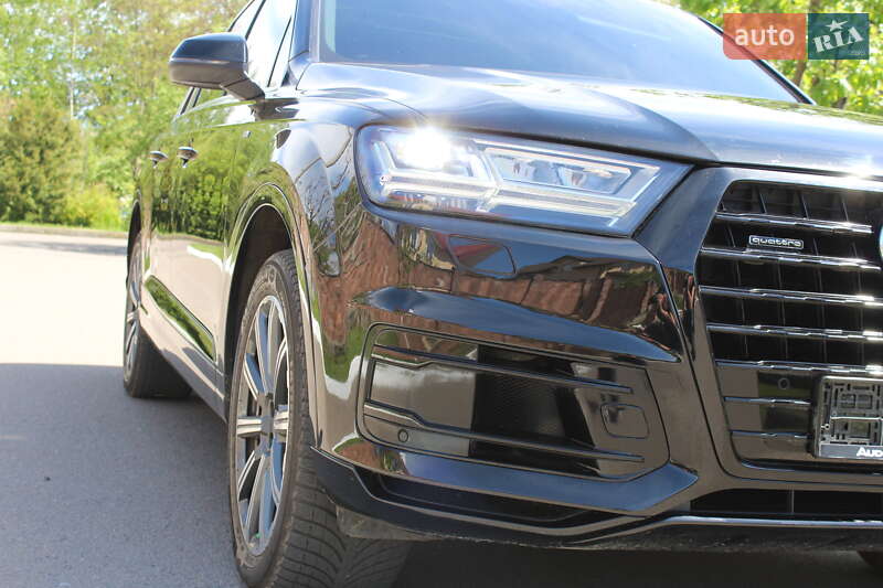 Внедорожник / Кроссовер Audi Q7 2018 в Ровно