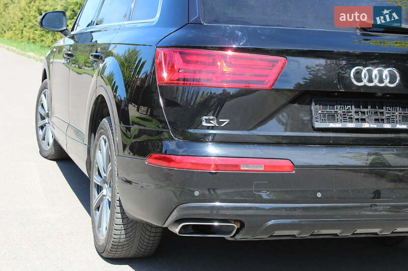 Внедорожник / Кроссовер Audi Q7 2018 в Ровно