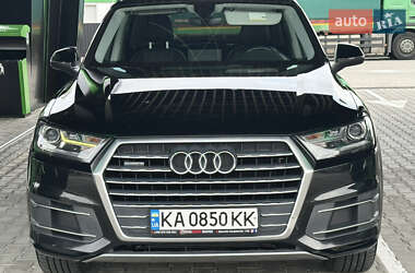 Позашляховик / Кросовер Audi Q7 2017 в 