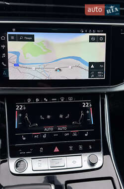 Позашляховик / Кросовер Audi Q7 2021 в 