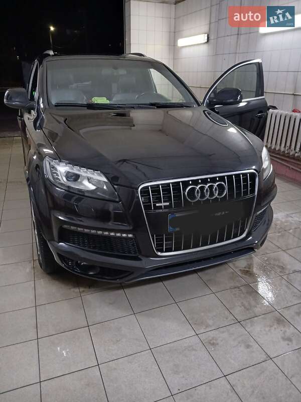 Позашляховик / Кросовер Audi Q7 2011 в Житомирі