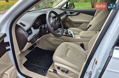 Внедорожник / Кроссовер Audi Q7 2017 в 