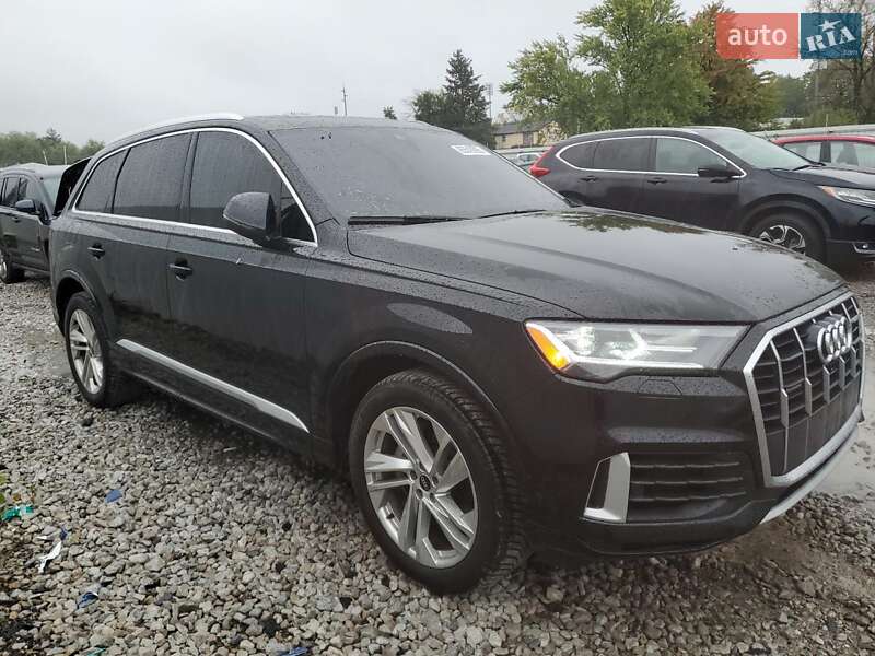 Позашляховик / Кросовер Audi Q7 2020 в 