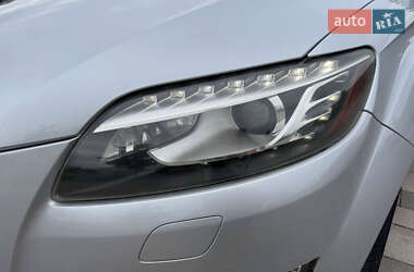 Позашляховик / Кросовер Audi Q7 2011 в 