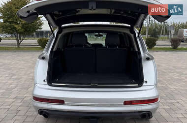 Позашляховик / Кросовер Audi Q7 2011 в 