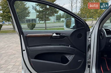 Позашляховик / Кросовер Audi Q7 2011 в 