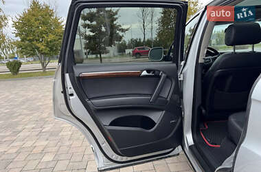 Позашляховик / Кросовер Audi Q7 2011 в 