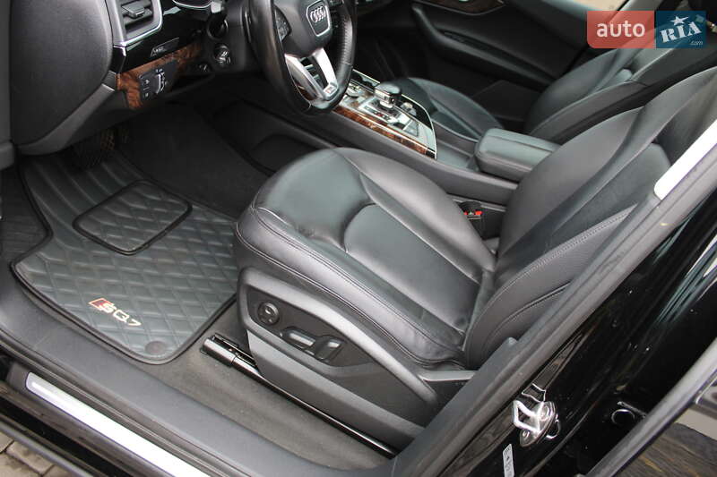 Внедорожник / Кроссовер Audi Q7 2018 в Ровно