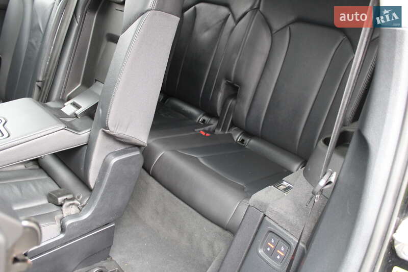 Внедорожник / Кроссовер Audi Q7 2018 в Ровно