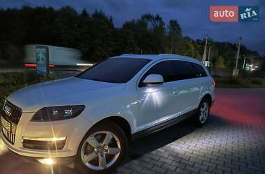 Позашляховик / Кросовер Audi Q7 2012 в 