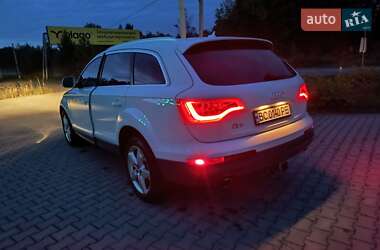 Позашляховик / Кросовер Audi Q7 2012 в 