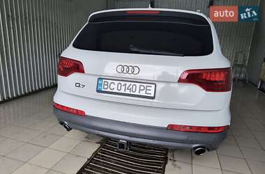 Позашляховик / Кросовер Audi Q7 2012 в 