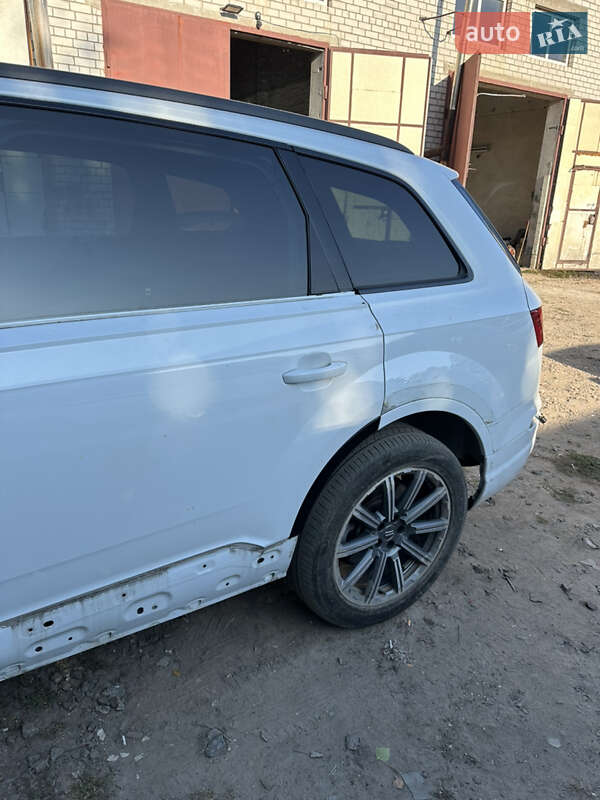 Позашляховик / Кросовер Audi Q7 2019 в Чернігові