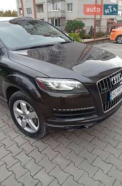 Внедорожник / Кроссовер Audi Q7 2015 в 