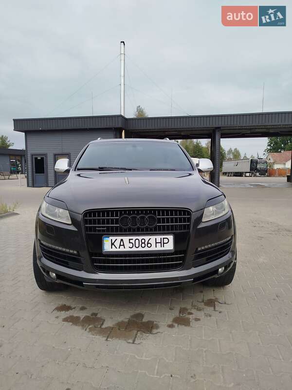 Позашляховик / Кросовер Audi Q7 2006 в Рокитному