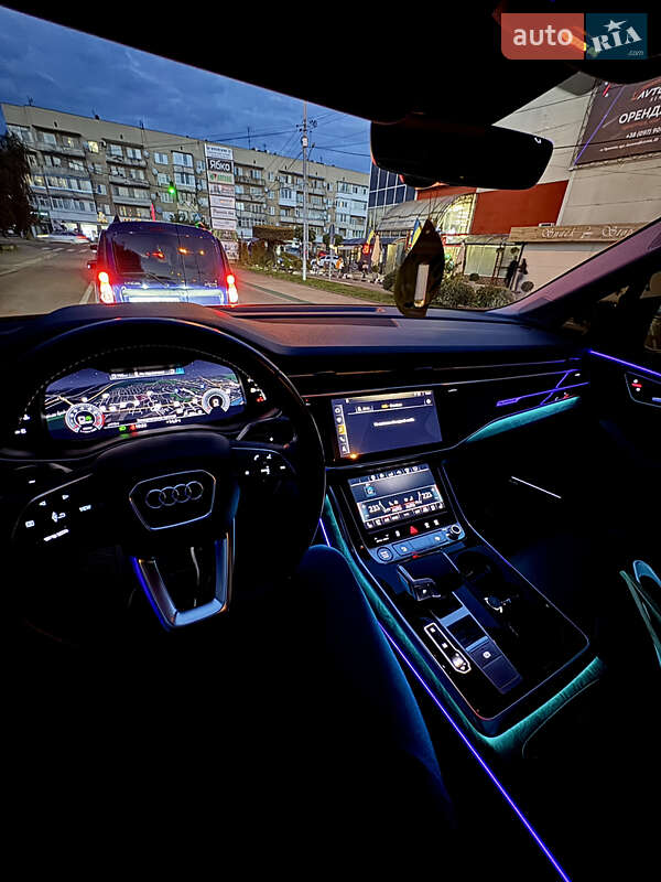 Позашляховик / Кросовер Audi Q7 2020 в Ужгороді