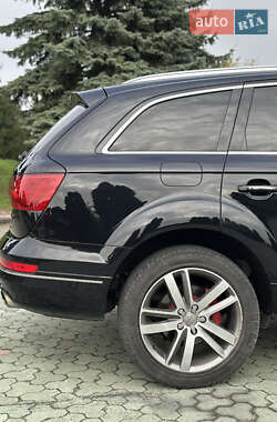 Позашляховик / Кросовер Audi Q7 2012 в 