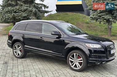 Позашляховик / Кросовер Audi Q7 2012 в 
