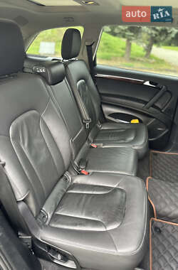 Позашляховик / Кросовер Audi Q7 2012 в 
