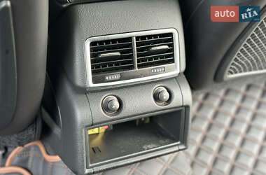 Позашляховик / Кросовер Audi Q7 2012 в 