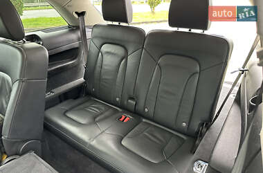 Позашляховик / Кросовер Audi Q7 2012 в 