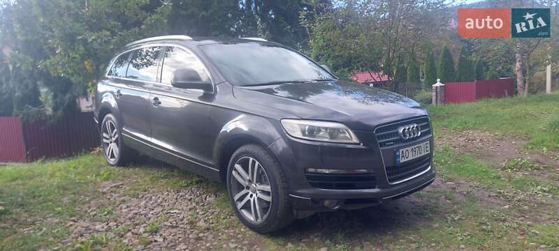 Внедорожник / Кроссовер Audi Q7 2006 в 
