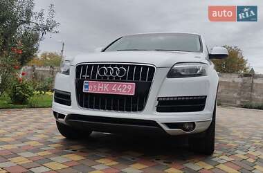 Позашляховик / Кросовер Audi Q7 2015 в 