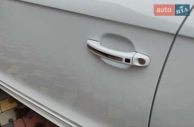 Позашляховик / Кросовер Audi Q7 2015 в 