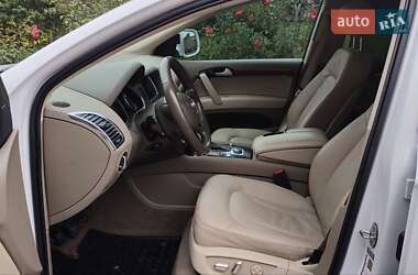 Позашляховик / Кросовер Audi Q7 2015 в 