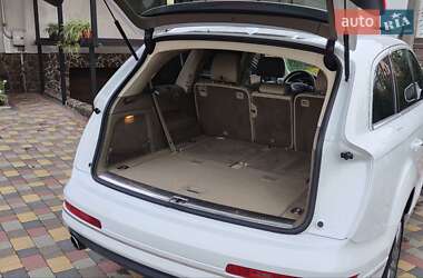Позашляховик / Кросовер Audi Q7 2015 в 