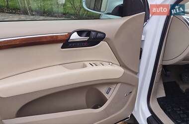 Позашляховик / Кросовер Audi Q7 2015 в 