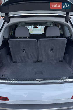 Внедорожник / Кроссовер Audi Q7 2022 в 