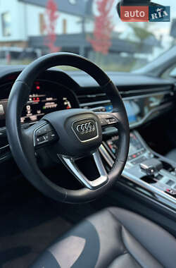 Внедорожник / Кроссовер Audi Q7 2022 в 