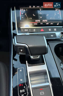 Внедорожник / Кроссовер Audi Q7 2022 в 