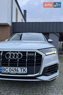 Внедорожник / Кроссовер Audi Q7 2022 в 