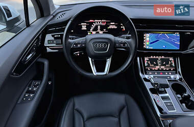 Внедорожник / Кроссовер Audi Q7 2022 в 