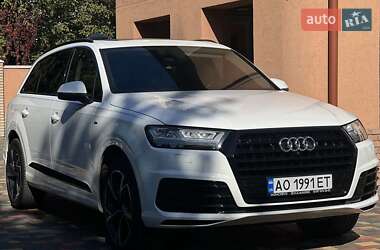 Позашляховик / Кросовер Audi Q7 2019 в 