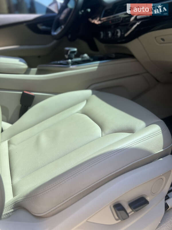 Внедорожник / Кроссовер Audi Q7 2019 в Мукачево