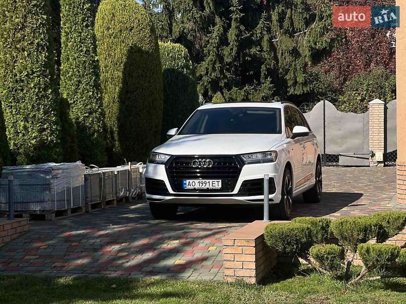 Внедорожник / Кроссовер Audi Q7 2019 в Мукачево