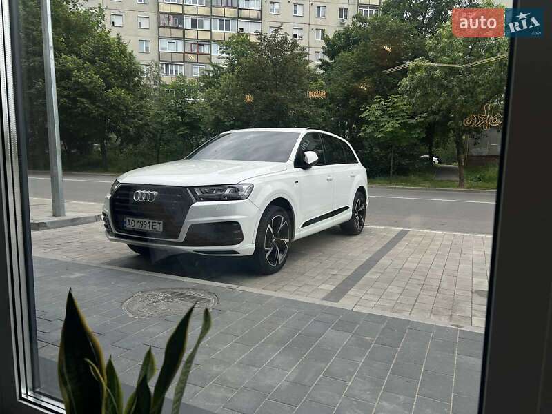 Внедорожник / Кроссовер Audi Q7 2019 в Мукачево